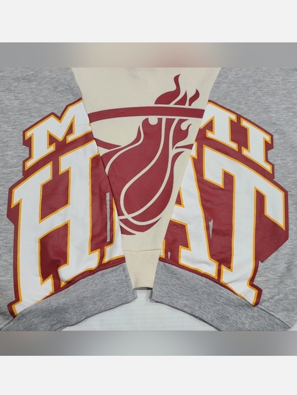 NBA Miami Heat Heather Gray & Cream Focus On Greatness Crewneck Sweatshirt Sz S